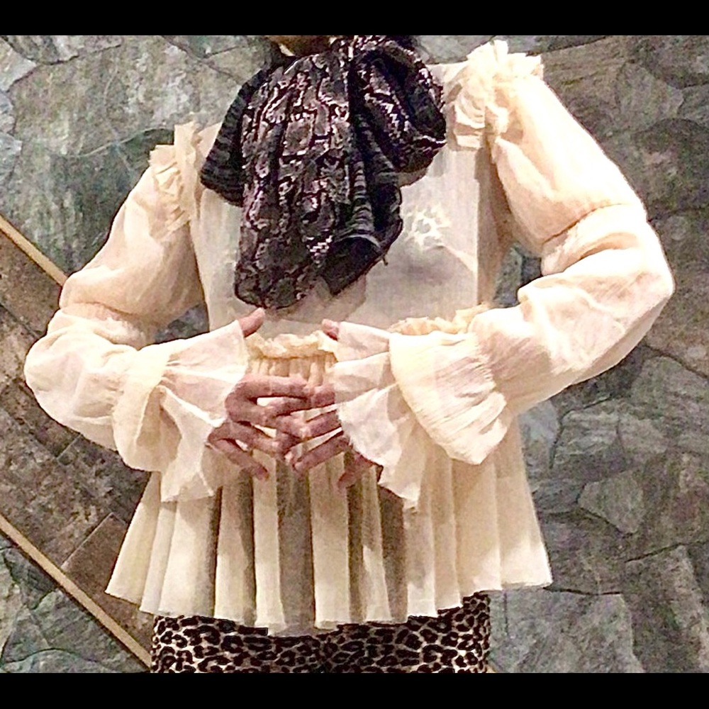 Ruffles & Frills Incredible Blouse - Picture 2 of 14